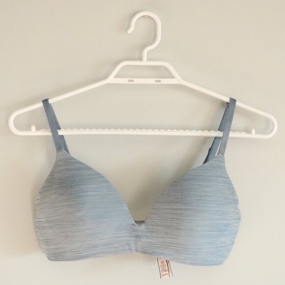 Victoria's Secret Women's Blue 32C Wireless Adjustable Straps Intimates Bra - Picture 1 of 11